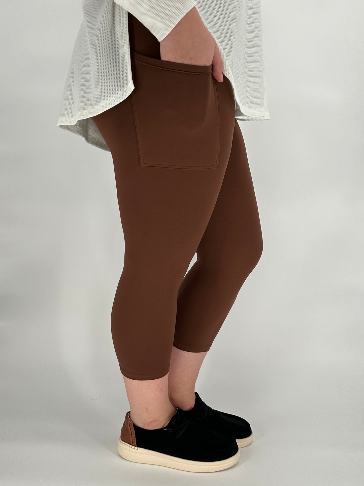 True Brown Leggings/Capri w/ Pockets!